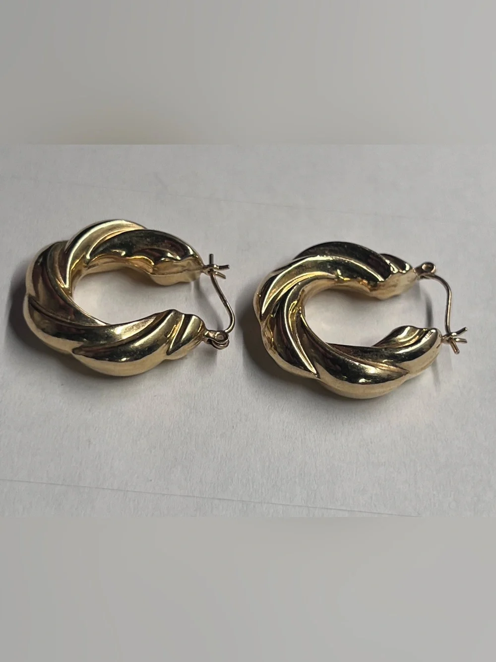 14k Gold 4.2g Rope Twist puffy hollow Thick Hoop earrings vintage 80s